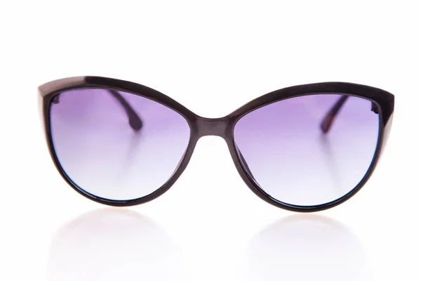 Zwarte Zonnebril Voor Vrouwen Geïsoleerd Een Witte Achtergrond — Stockfoto