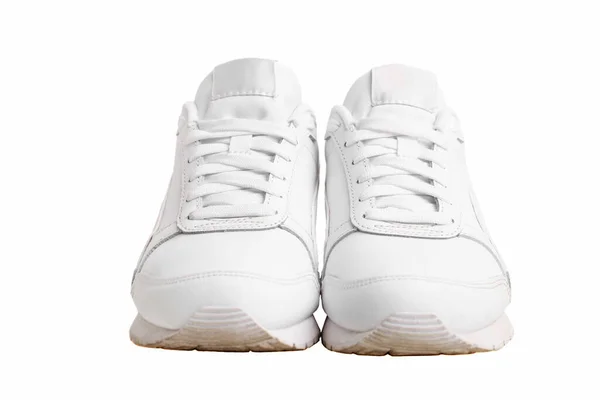 女用皮制白色运动鞋 白色底色隔离 — 图库照片