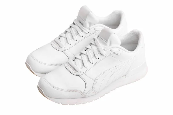 Witte Sneakers Van Damesleer Geïsoleerd Witte Achtergrond — Stockfoto