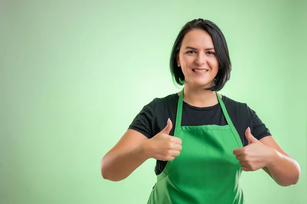 Cuoca Con Grembiule Verde Shirt Nera Mostrando Pollici Alto Con — Foto Stock