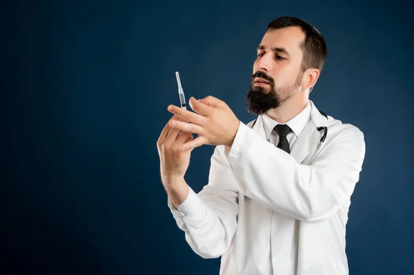 Ritratto Medico Sesso Maschile Con Stetoscopio Uniforme Medica Con Una — Foto Stock