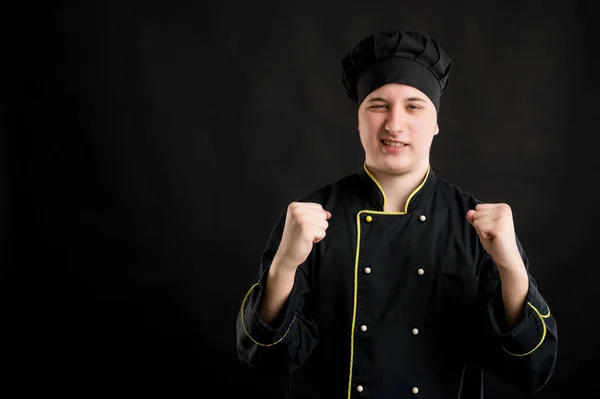 Retrato Joven Hombre Vestido Con Traje Chef Negro Levantó Los — Foto de Stock