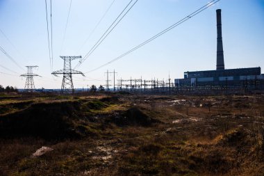 Kyiv 'deki (Ukrayna) kojenerasyon tesisi ve yakınındaki iletim hatları.