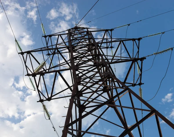 Elektricitet Pylon Mot Molnig Himmel Bakgrund — Stockfoto