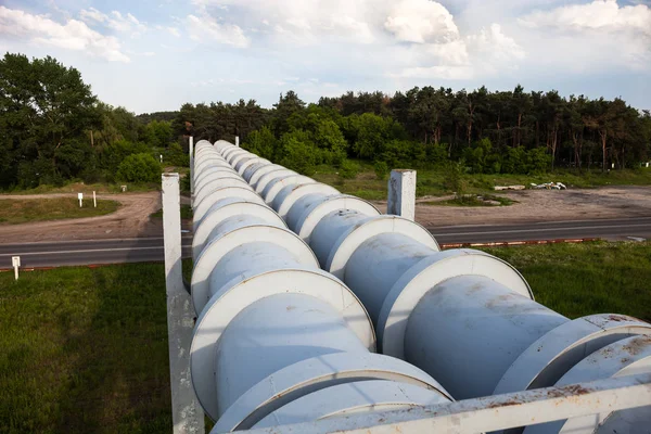 Csővezetékek Megemelt Szakasza Felett — Stock Fotó