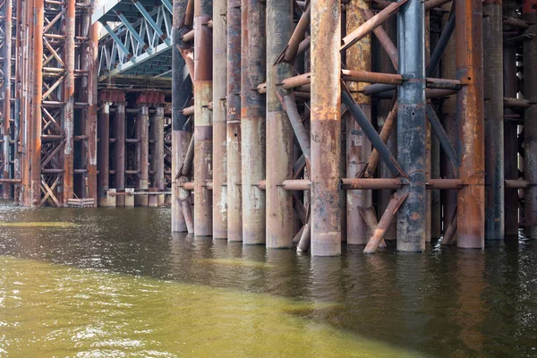 Hídépítés Rozsdás Fém Mólók Befejezetlen Hidat Dnyeper Kijev Ukrajna — Stock Fotó