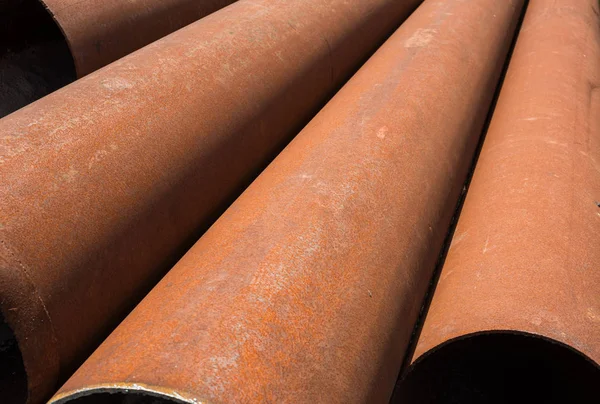 Pila Tubos Metal Oxidado Sitio Construcción — Foto de Stock