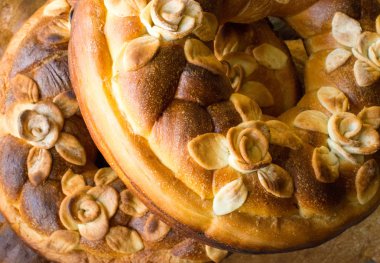 Kalaches. Geleneksel Ukrayna ritüel ekmek düğün. Yakın çekim.