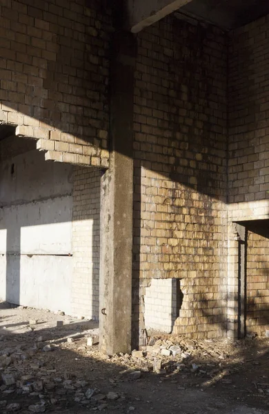 Old Ruined Abandoned Brick Building — Stock Photo, Image