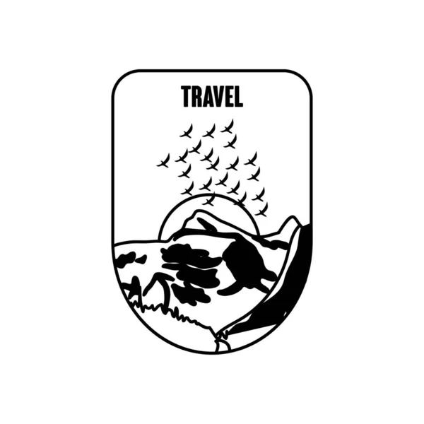 Emblema de viaje con aves y montaña nevada, estilo silueta — Vector de stock