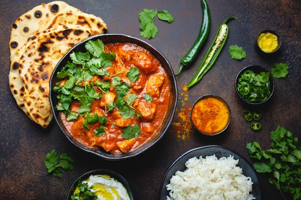 Traditionelles Indisches Gericht Huhn Tikka Masala Mit Würzigem Curryfleisch Schüssel — Stockfoto