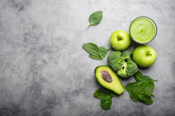 Ingredientes Para Hacer Batido Verde Sano Con Brócoli Manzanas Aguacate —  Fotos de Stock