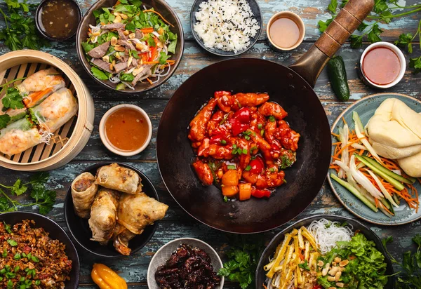 Verschiedene chinesische Gerichte — Stockfoto