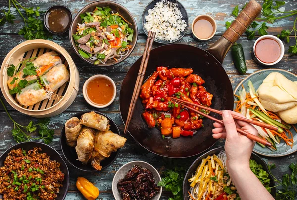 Verschiedene chinesische Gerichte — Stockfoto