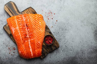 Lezzetli Çiğ somon fileto