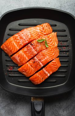 Lezzetli Çiğ somon fileto