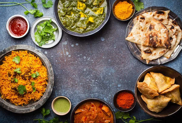 Authentic Indian dishes and snacks — Stock Photo, Image