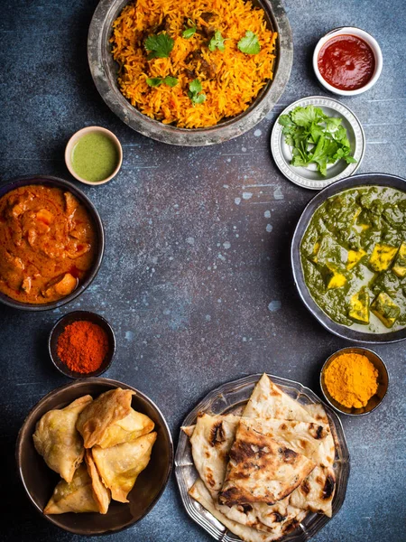 Справжні індійські страви та закуски — стокове фото