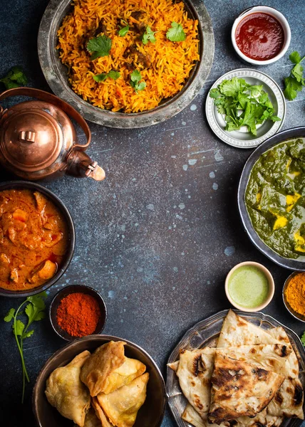정통 인도 요리와 스낵 — 스톡 사진
