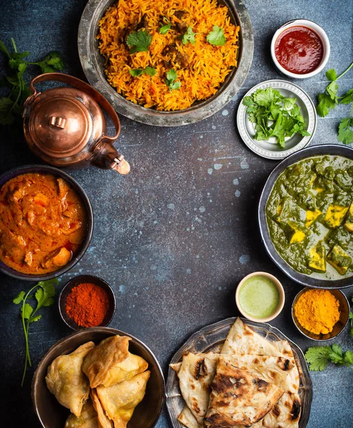 Authentic Indian dishes and snacks — Stock Photo, Image