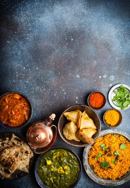 Authentic Indian dishes and snacks — Stock Photo, Image