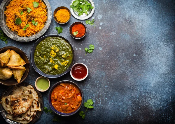 Справжні індійські страви та закуски — стокове фото