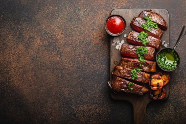 Izgara mermer biftek.