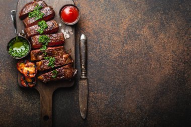 Izgara mermer biftek.