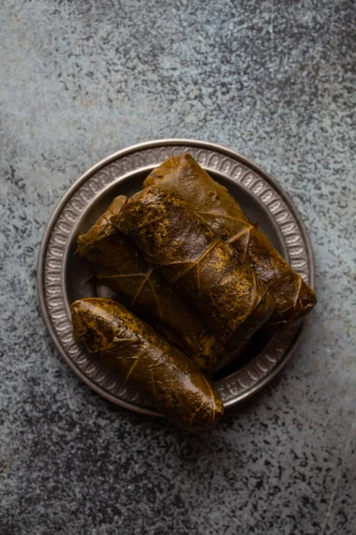 Středovýchodní a středomořské tradiční pokrmy dolma — Stock fotografie