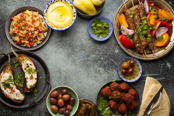 Mesa de jantar Oriente Médio — Fotografia de Stock
