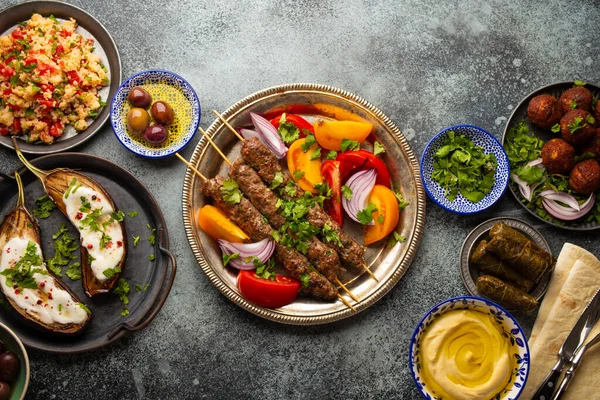 Mesa de jantar Oriente Médio — Fotografia de Stock