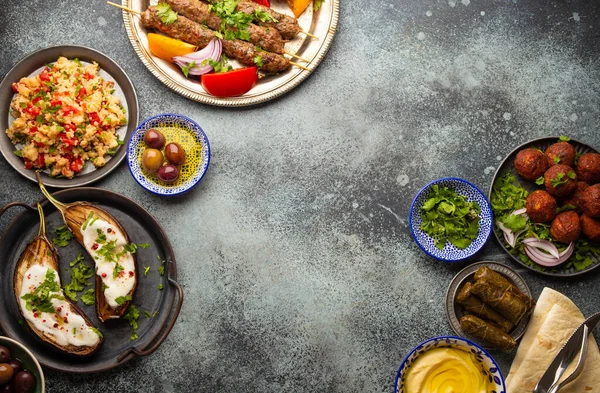 Orta Doğu akşam yemeği masası — Stok fotoğraf