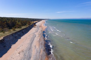Liepaja yakınlarındaki Letonya Baltık deniz kıyısı manzaralı.