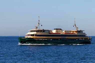 Sydney, NSW, Avustralya-3 Mayıs 2016: Bir feribotta Sydney limanını lanetlemek. 
