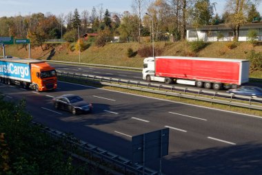 A4 karayolu bölümü Katowice 'den geçiyor.