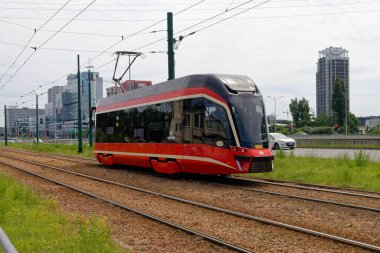Katotwo 'daki tramvay filosunun son eklentisi. Küçük, tek modül Moderus tramvayı..