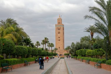 Marakeş, Fas - 14 Mayıs 2013: Landmark Al Koutoubia camii - Marakeş 'in en büyüğü.
