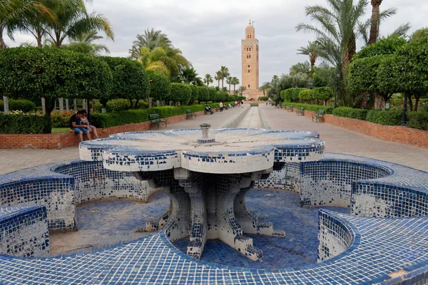 Marrakech Marruecos Mayo 2013 Mezquita Landmark Koutoubia Más Grande Marrakech — Foto de Stock