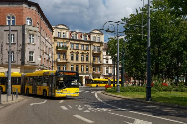 Katowice şehir merkezinde Plac Wolnoci (Özgürlük Meydanı).