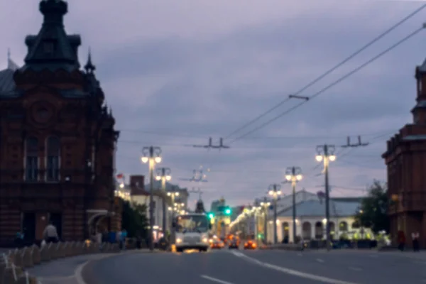 Blurred view of the evening city of Vladimir — Stock Photo, Image