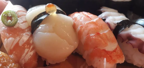 Sushi Sashimi Łosoś Ryż Japońskie Jedzenie — Zdjęcie stockowe