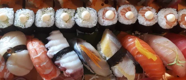 Sushi Sashimi Salmão Arroz Comida Japonesa — Fotografia de Stock