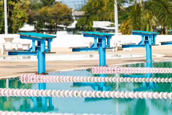 Rangée Stand Dans Piscine — Photo