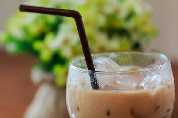 Nahaufnahme Von Eiskaffee Mit Strohglas — Stockfoto