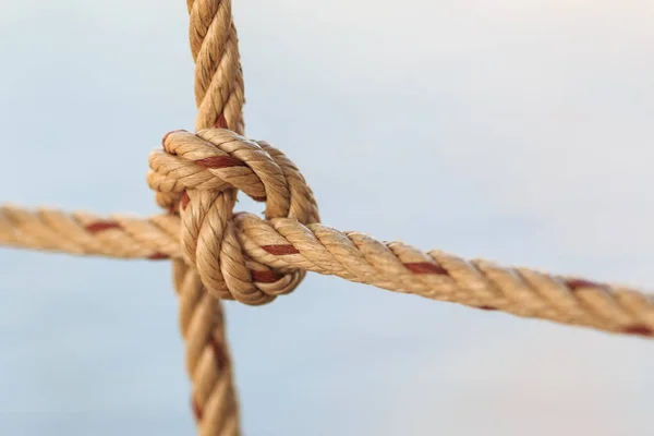 Old fishing boat rope with a Tied Knot — Stock Photo, Image