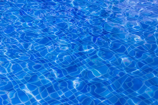 Oberflächenwasser im Schwimmbad abstrakter Hintergrund — Stockfoto