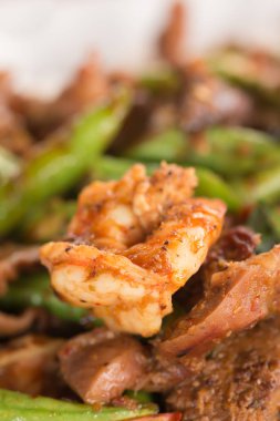 Karides ile Kızarmış soğuk salça kapatın