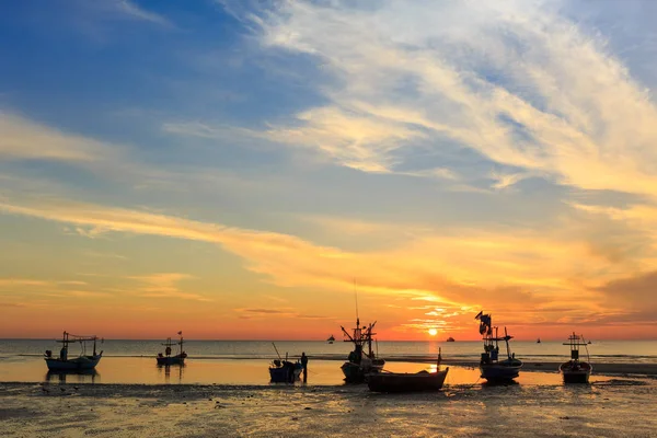 Lever de soleil à la plage de Hua Hin en Thaïlande — Photo