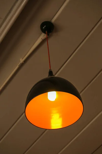 Fin lång golvlampa — Stockfoto