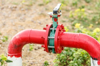 Yağmurdan sonra Petrol boru hattını kapatın